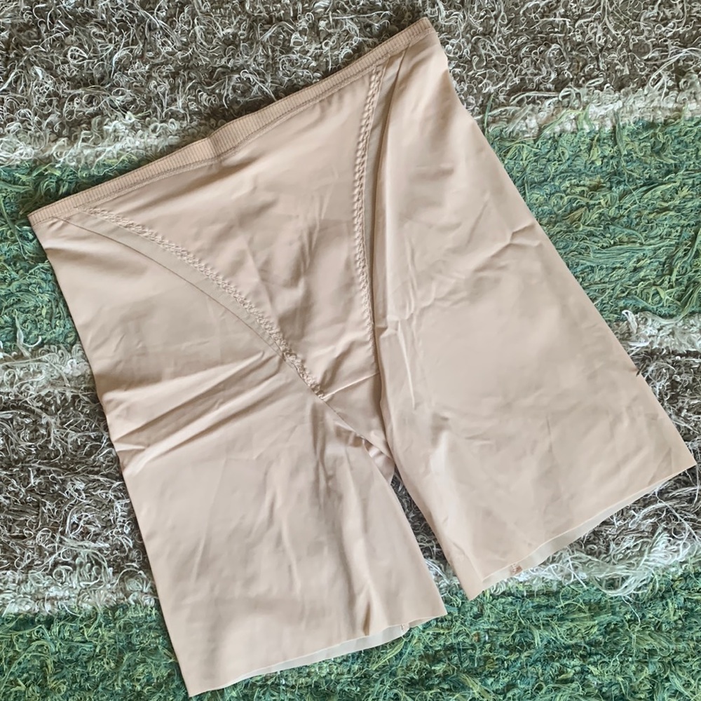 Maidenform shapewear